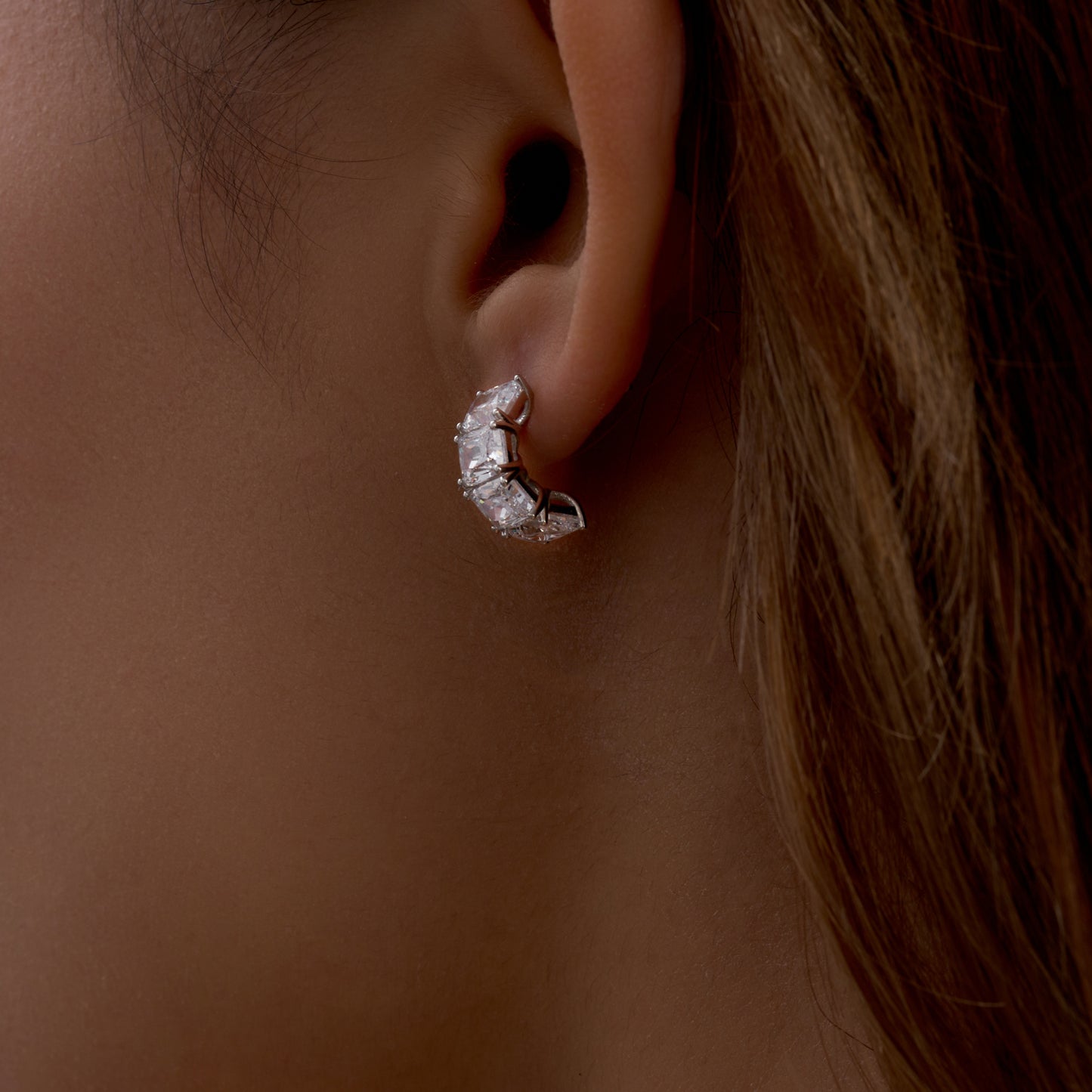 Emerald Curved Earrings (J5842)